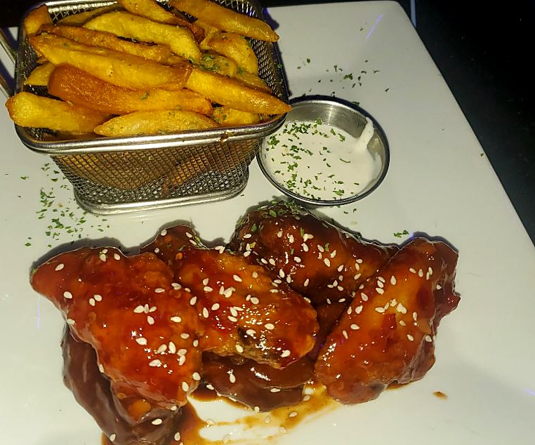 Wings & Mashed Potatoes